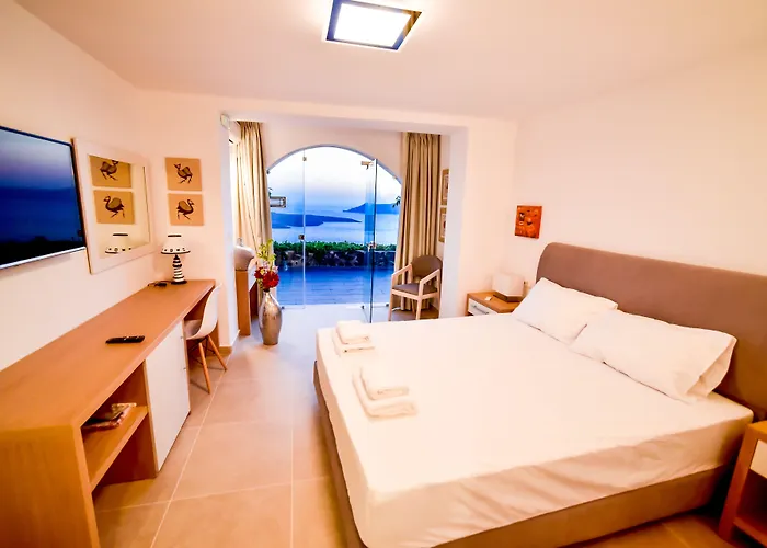 מלון Kratiras View Luxury 3*