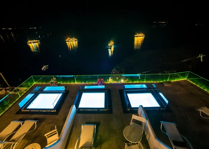 Kratiras View Luxury מלון 3*