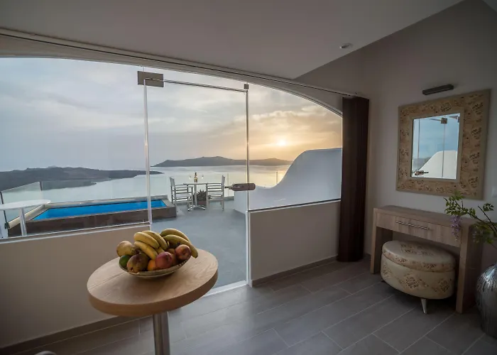 Kratiras View Luxury 3*