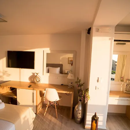 Kratiras View Luxury 3* Fira (Santorini)