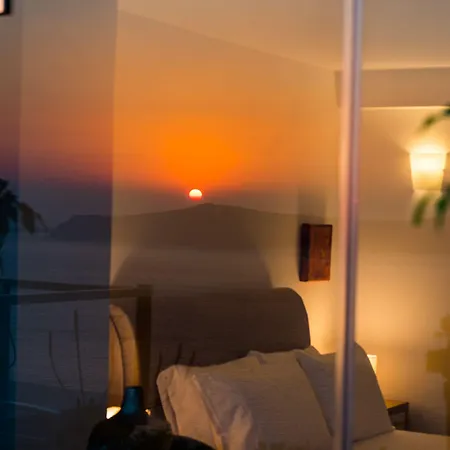 Kratiras View Luxury 3* Fira (Santorini)