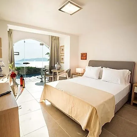 Kratiras View Luxury 3*