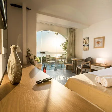 Kratiras View Luxury Тира