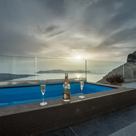 Kratiras View Luxury Φηρά
