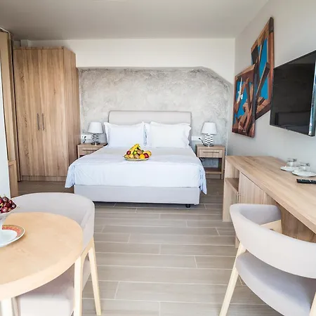 Kratiras View Luxury 3*