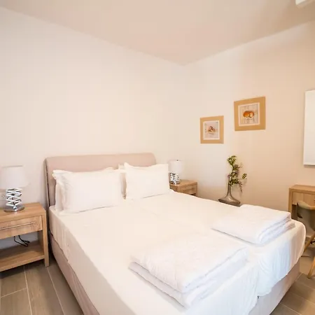 Отель Kratiras View Luxury 3*