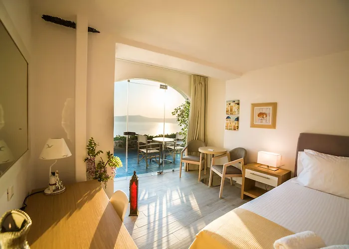 Kratiras View Luxury Fíra