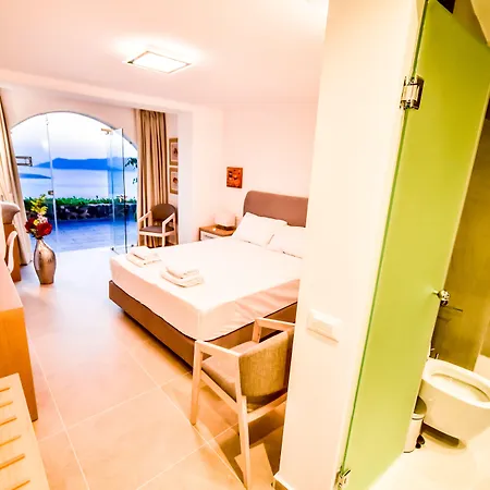 Kratiras View Luxury Hotel 3*